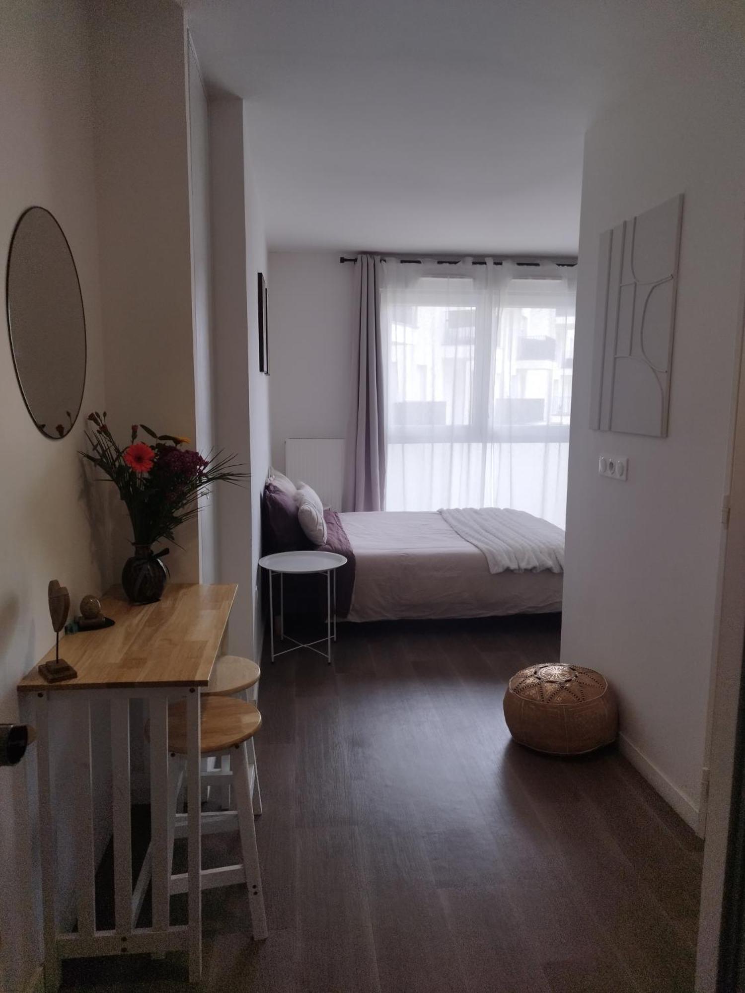 Escapade Parisienne A 25 Minutes De La Tour Eiffel Apartment วิลนูเว-ลา-กาเรนน์ ภายนอก รูปภาพ